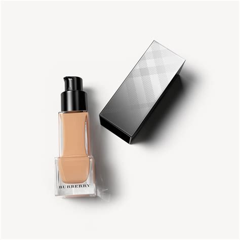 burberry makeup fresh glow|Burberry ultimate glow foundation.